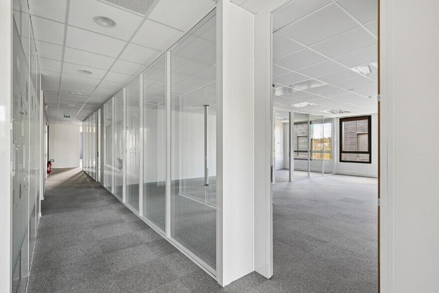 314 Allée Des Noisetiers, Limonest for sale - Building Photo - Image 3 of 14