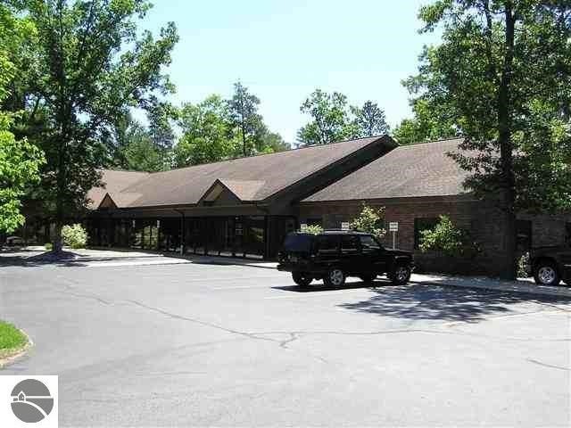 954 Business Park Dr, Traverse City, MI for sale - Building Photo - Image 2 of 13