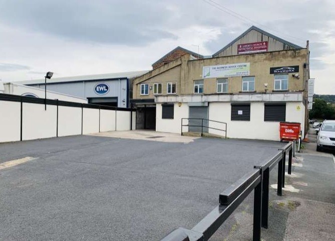 Worth Way, Keighley for sale Primary Photo- Image 1 of 1