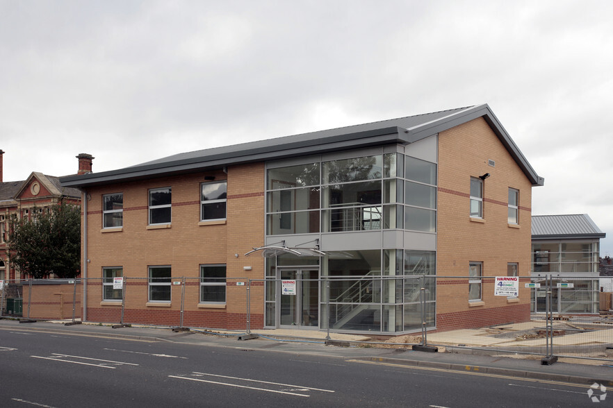 Armley Rd, Leeds for sale - Primary Photo - Image 1 of 1