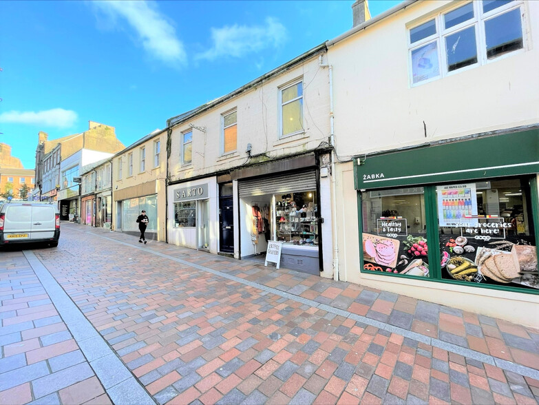 92 Friars Vennel, Dumfries for rent - Building Photo - Image 2 of 3