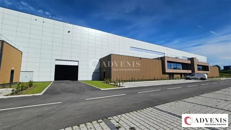 Location Entrepôt 3 300 m² à 15 864 m² - Photo 1