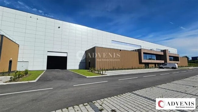 Location Entrepôt 3 300 m² à 15 864 m²