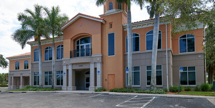 16451 Healthpark Commons Dr, Fort Myers, FL for sale Building Photo- Image 1 of 1