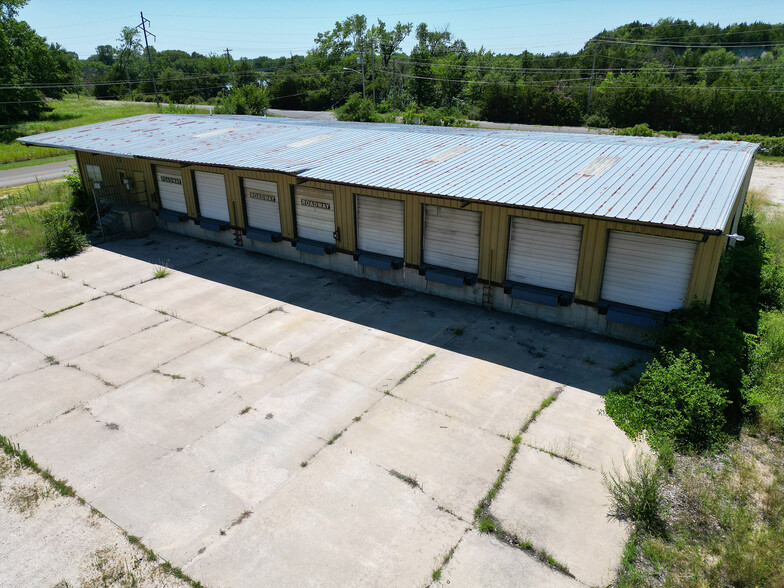 1421 S Washington Ave, Iola, KS for rent - Building Photo - Image 1 of 3