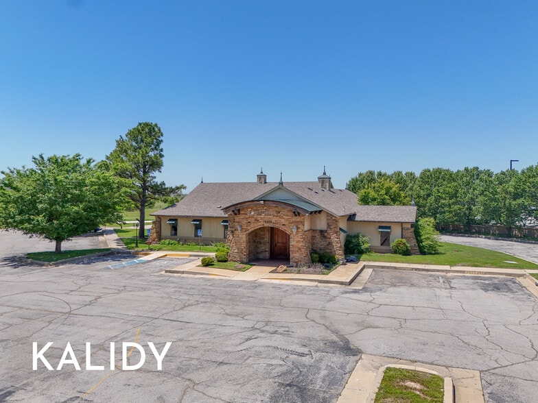 14909 N Kelly Ave, Edmond, OK for sale - Building Photo - Image 1 of 54