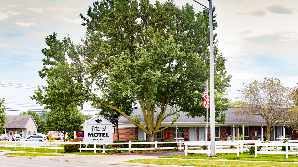 924 E High St, Bryan, OH for sale - Primary Photo - Image 1 of 1