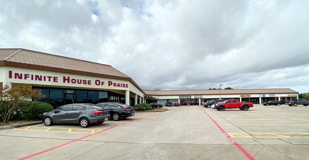 1801 W Polo Rd, Grand Prairie, TX for rent - Building Photo - Image 1 of 2