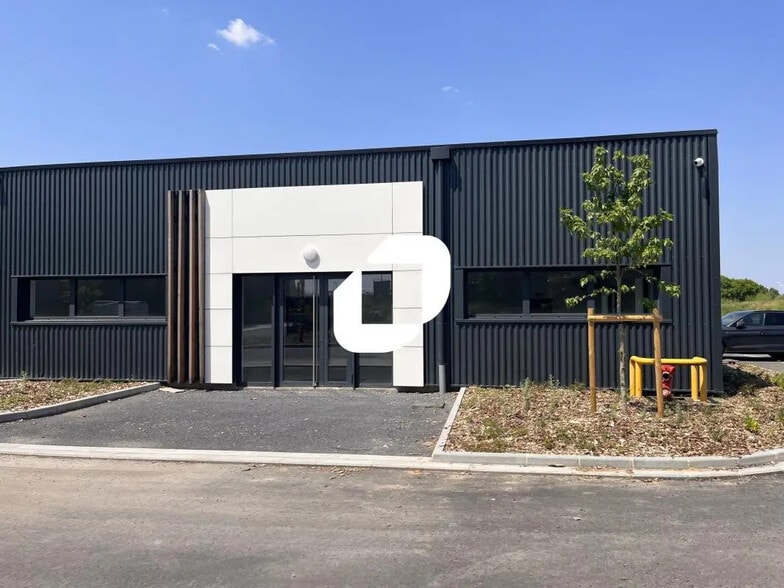 47 Rue De Reckem, Neuville-en-Ferrain to rent - Building Photo - Image 2 of 8