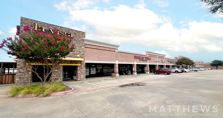 1008-1012 E Hebron Pky, Carrollton, TX for rent - Building Photo - Image 1 of 5