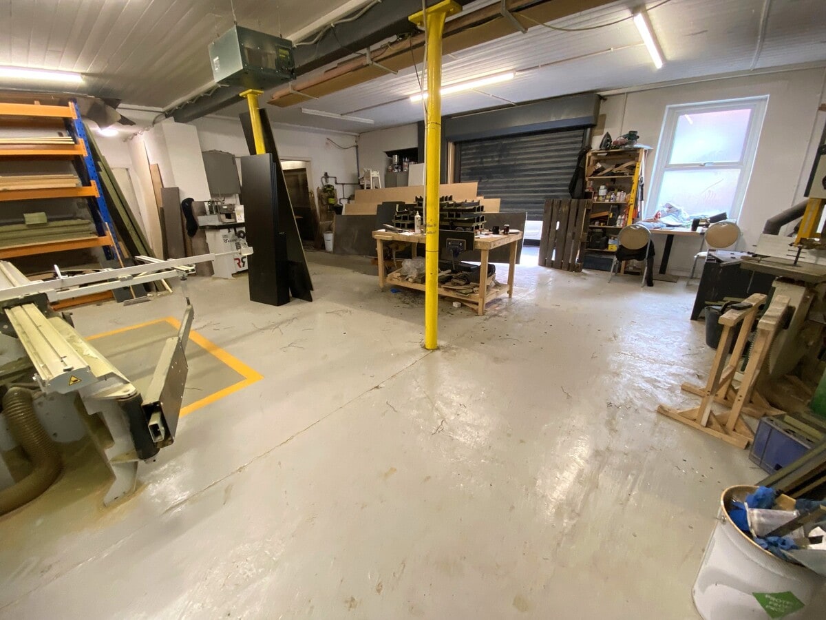 9 Taylor St W, Accrington, LAN BB5 1QZ - Unit 9 -  - Interior Photo - Image 1 of 4