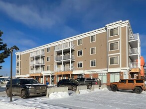 10217 Queen St, Fort McMurray, AB for rent Primary Photo- Image 1 of 9