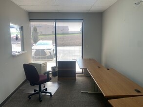 112 W Athens Pky, Athens, GA to rent Interior Photo- Image 1 of 12