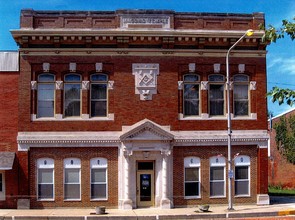 107 E Smith St, Oxford, IN for sale Primary Photo- Image 1 of 1