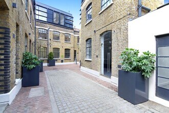 Plantain Pl, London to rent Building Photo- Image 2 of 4