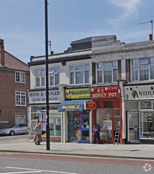 863 Green Lanes, London to rent - Building Photo - Image 2 of 6
