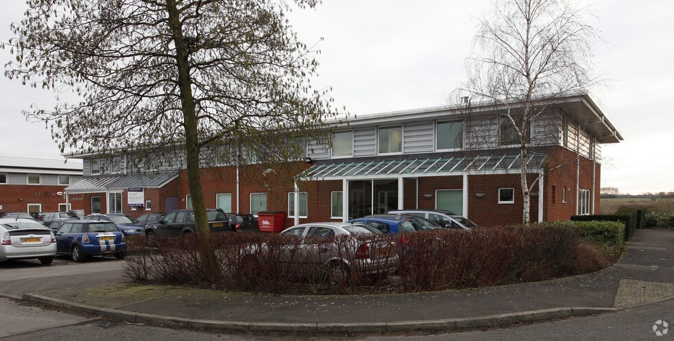 St Thomas Pl, Ely to rent - Building Photo - Image 2 of 2