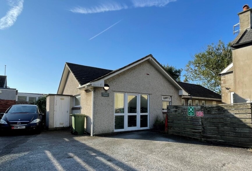 Bridge Rd, Isle Of Man for sale - Primary Photo - Image 1 of 1