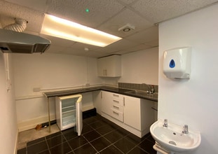 Unit 1 Audley St, Ashton Under Lyne to rent Interior Photo- Image 2 of 13
