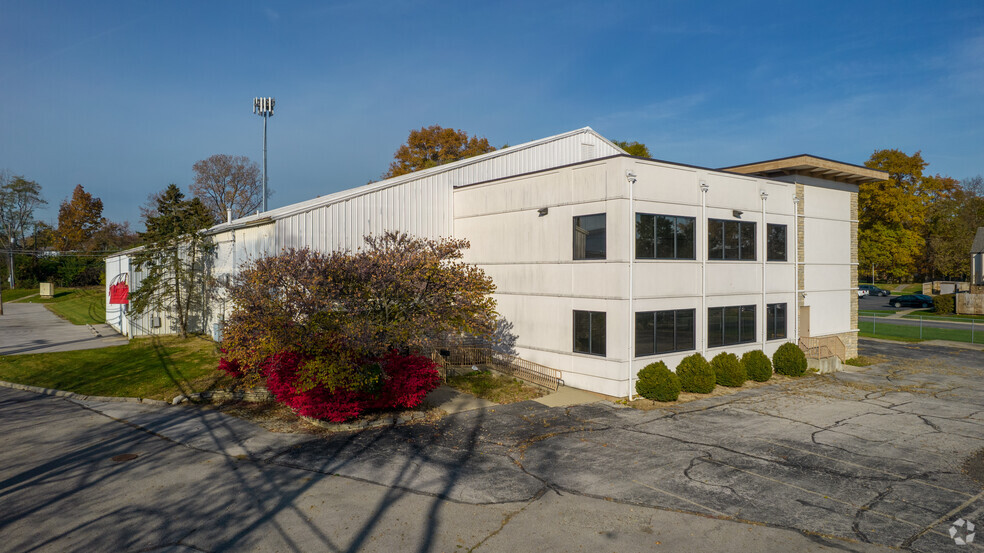 4555-4559 Knightsbridge Blvd, Columbus, OH for rent - Building Photo - Image 2 of 14