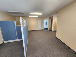 1076 Main St, Fishkill, NY for rent Interior Photo- Image 2 of 6