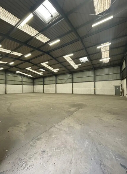 Industrial in Meaux for sale - Building Photo - Image 2 of 4