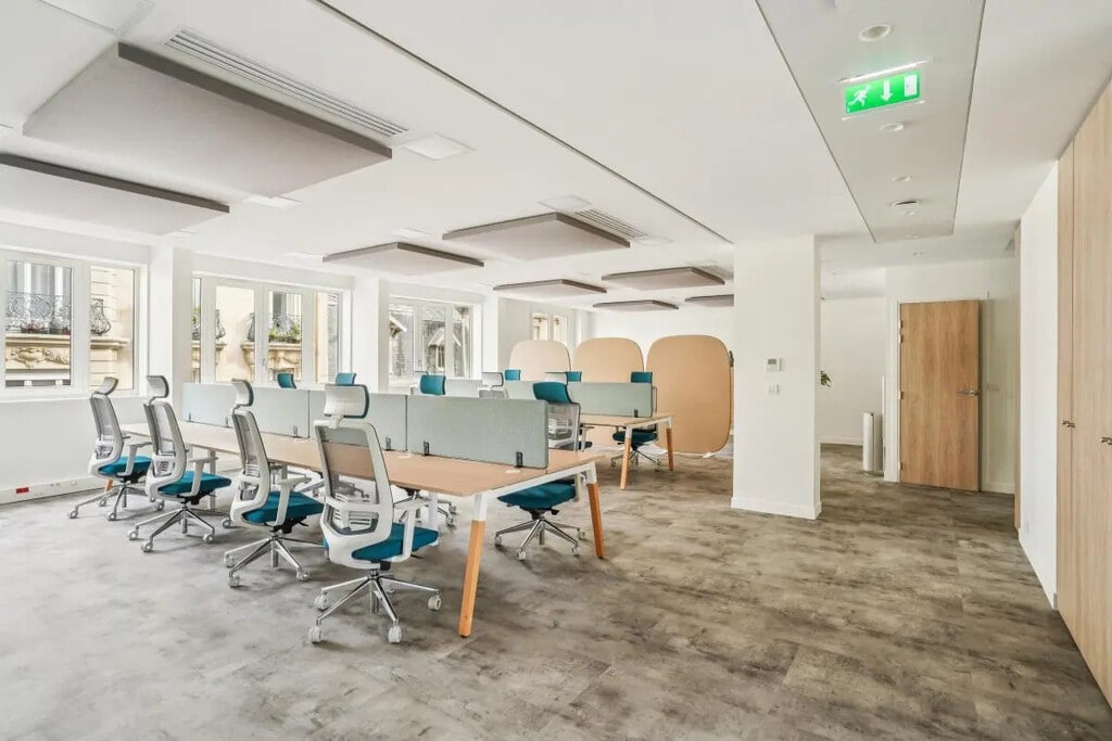 Location Bureaux 187 m² à 593 m² - Photo 1