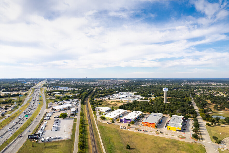 1400 N Corinth St, Corinth, TX for rent - Building Photo - Image 1 of 17