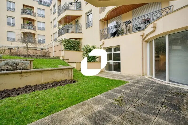 Office in Rueil-Malmaison for sale Building Photo- Image 1 of 11