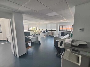 3 Allée Des Garays, Palaiseau to rent Interior Photo- Image 2 of 8