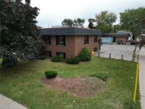 5 Hickory St E, Waterloo, ON for rent Building Photo- Image 1 of 4