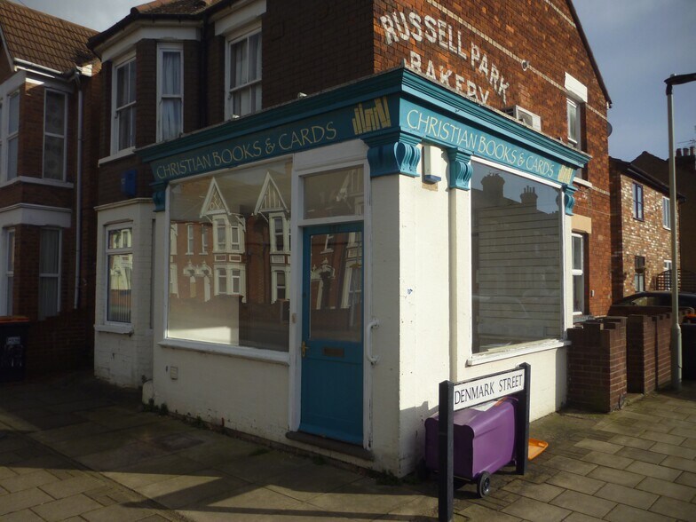 167 Castle Rd, Bedford for sale - Primary Photo - Image 1 of 1