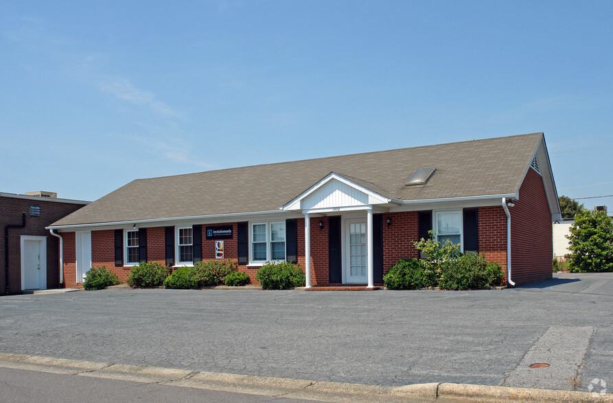 1410 Plaza Dr, Winston-Salem, NC for sale - Building Photo - Image 1 of 1