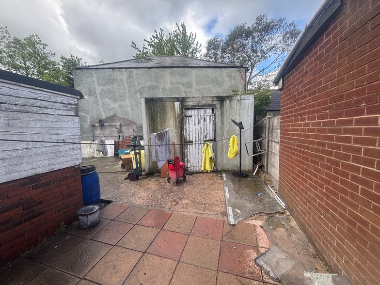 232 Birmingham Rd, Birmingham to rent - Building Photo - Image 2 of 2