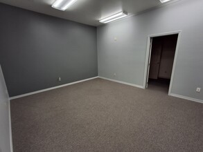 2408 Fruitvale Blvd, Yakima, WA for rent Interior Photo- Image 2 of 6