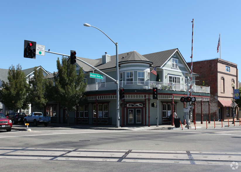 9000-9026 Windsor Rd, Windsor, CA for rent - Building Photo - Image 1 of 11