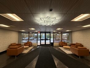 420 Columbus Ave, Valhalla, NY to rent Interior Photo- Image 1 of 26