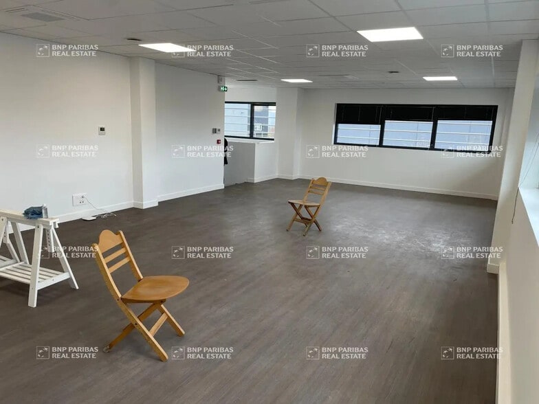 Light Industrial in Torcy for sale - Interior Photo - Image 3 of 3