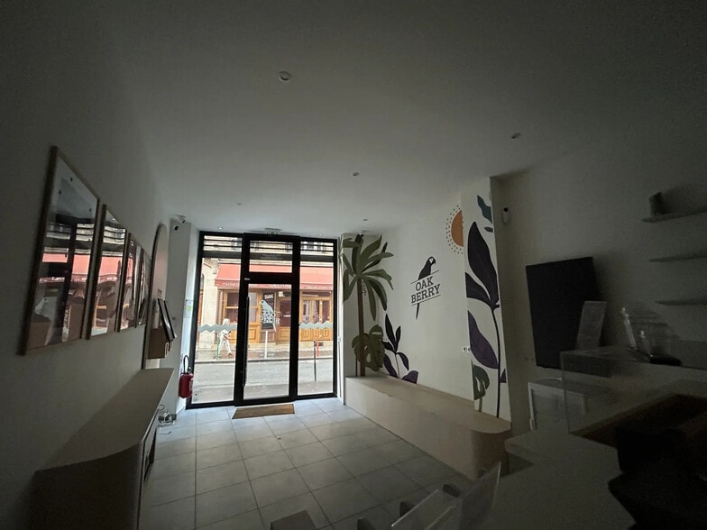 Build-to-Rent in Paris for sale - Building Photo - Image 3 of 4