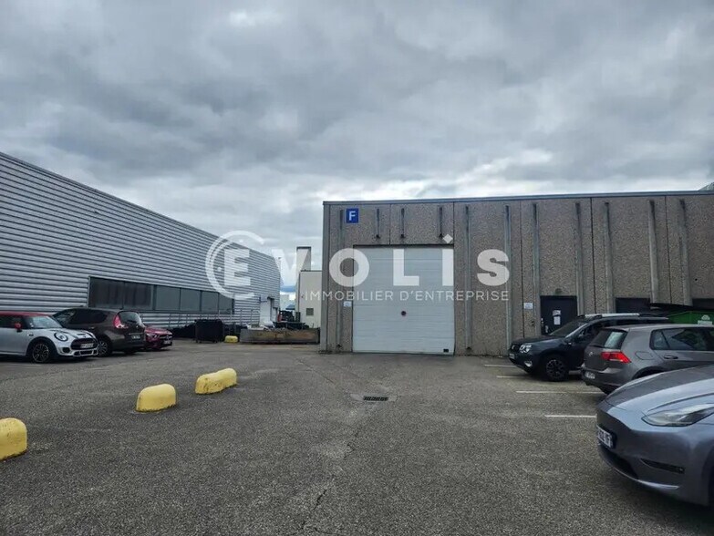 Industrial in Chaponnay to rent - Building Photo - Image 2 of 14