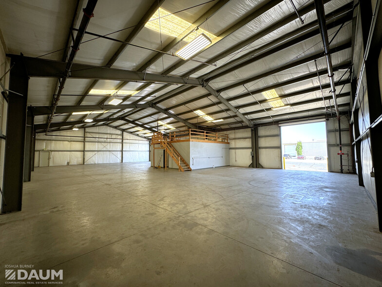 1431 W 9th St, Upland, CA for rent - Building Photo - Image 3 of 7