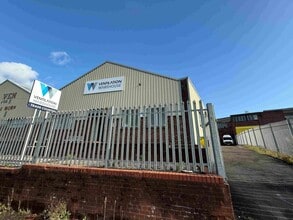 Sandbach Rd, Stoke On Trent to rent Building Photo- Image 1 of 12