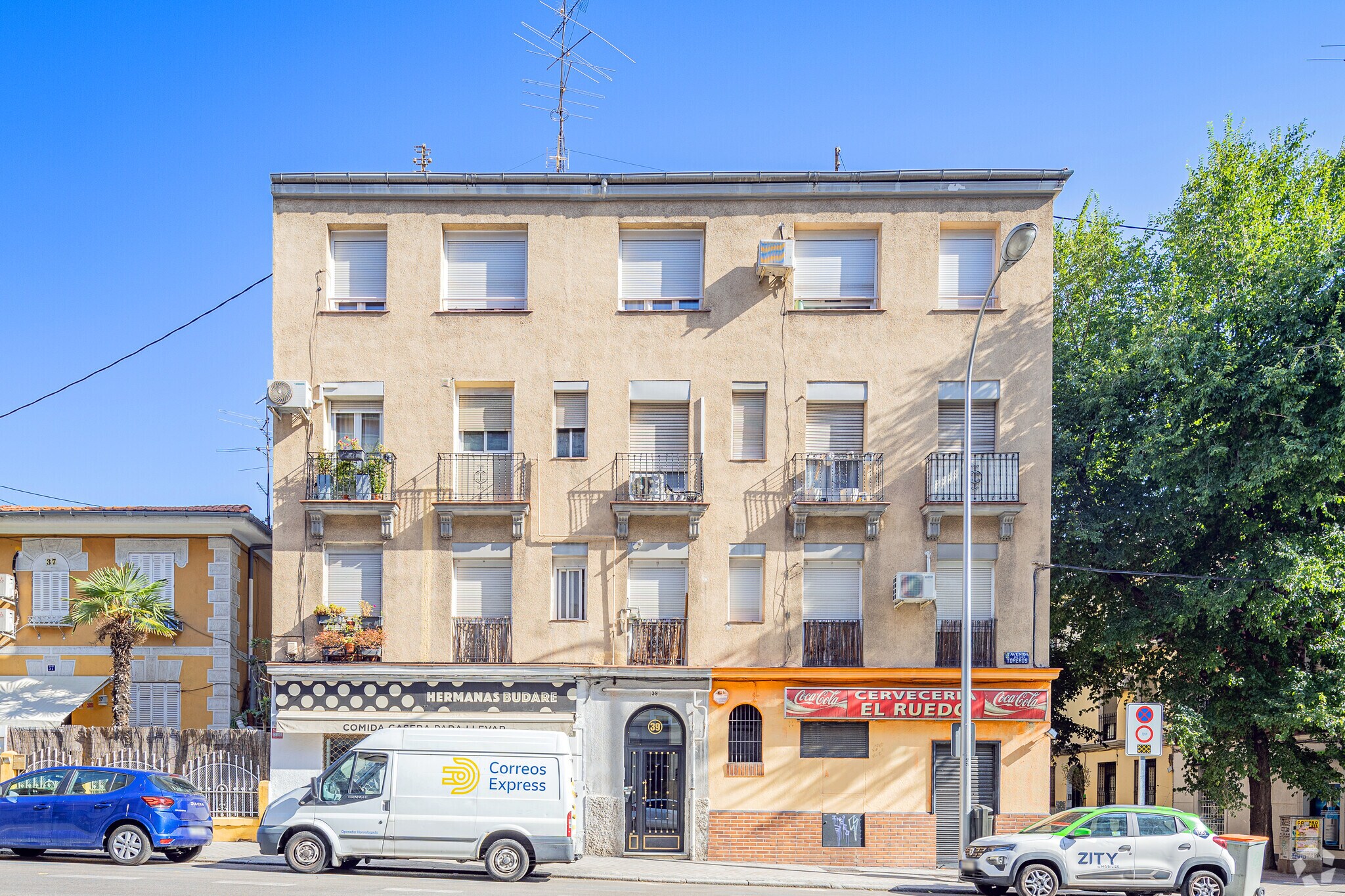 Avenida de los Toreros, 39, Madrid, Madrid for sale Primary Photo- Image 1 of 1