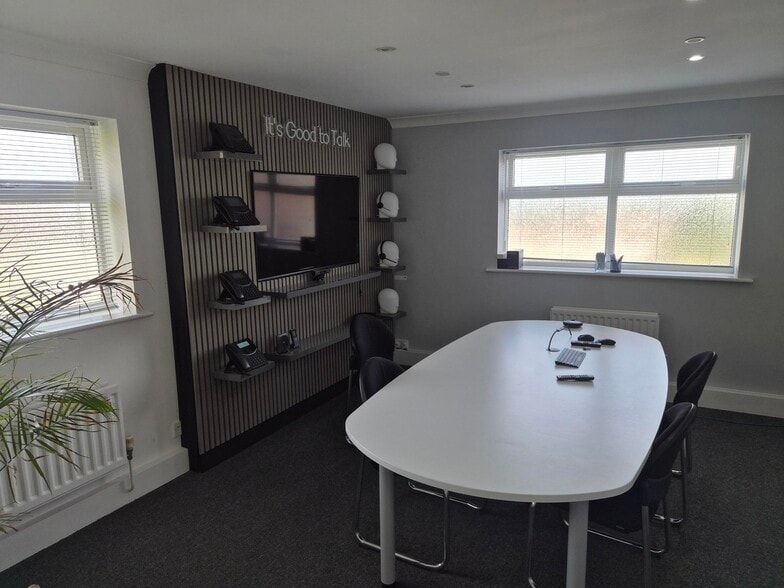 88 Judd Rd, Tonbridge to rent - Building Photo - Image 3 of 3