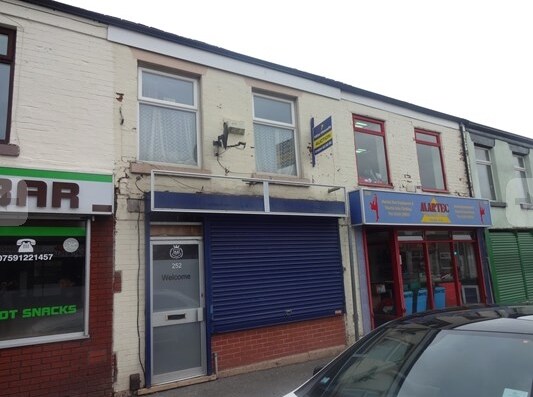 252 Halliwell Rd, Bolton for sale Primary Photo- Image 1 of 1