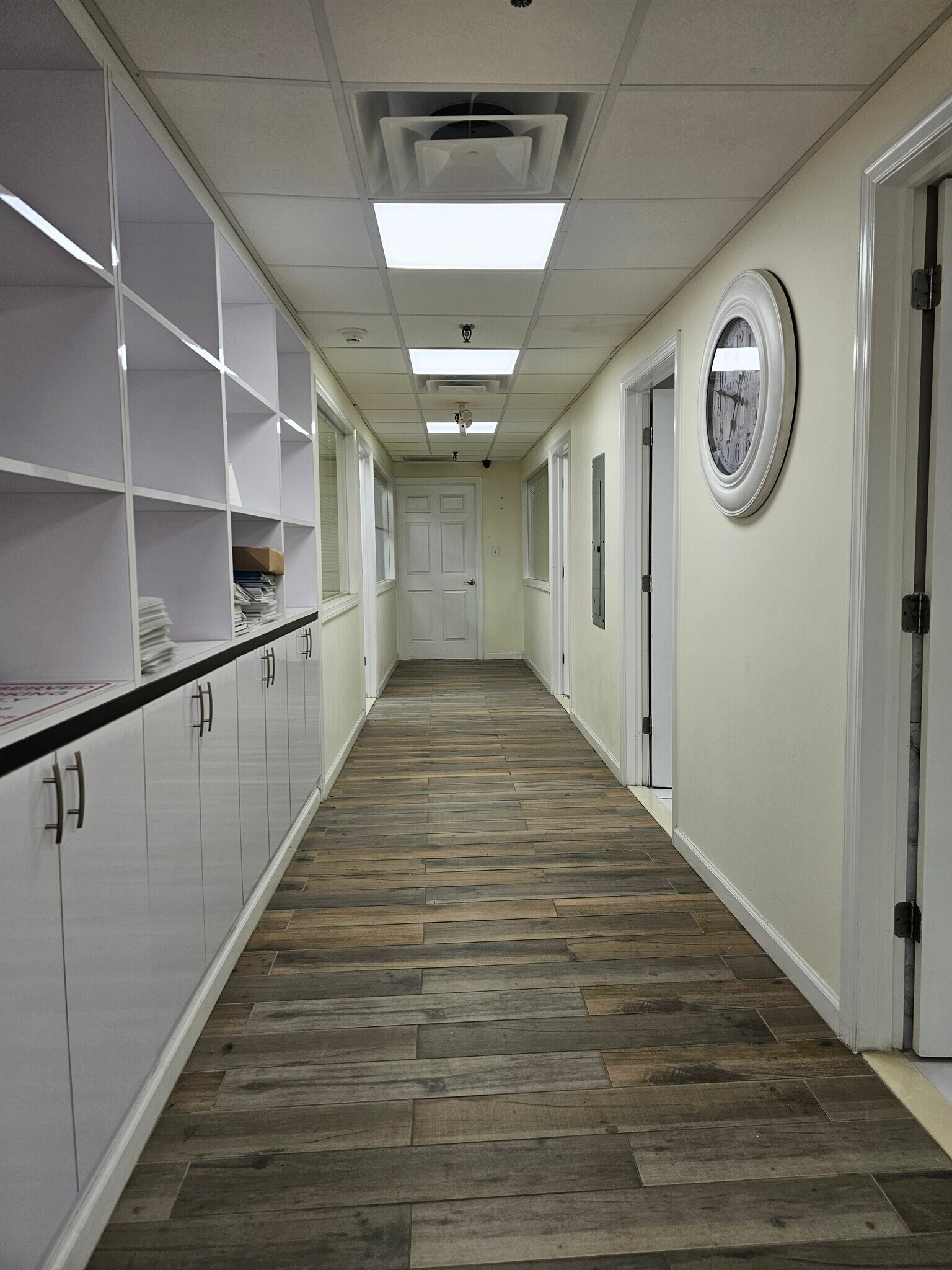 1061 Slocum Ave, Ridgefield, NJ for sale Interior Photo- Image 1 of 1