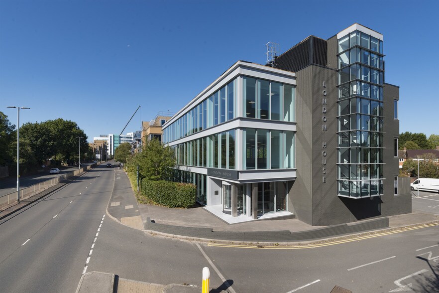 London Rd, Bracknell RG12 2UT UK