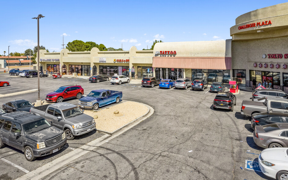 1000-1044 E Avenue K, Lancaster, CA for rent - Building Photo - Image 1 of 18