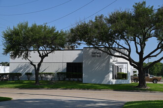 15534 W Hardy Rd, Houston, TX for rent Building Photo- Image 1 of 3