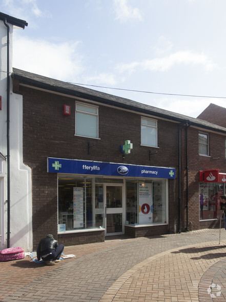 65-67 High St, Holywell for rent - Building Photo - Image 3 of 3